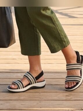Clarks Black and Cream Striped Elastic Slide Sandals Cloudsteppers